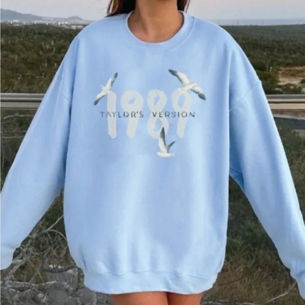 1989 Blue Graphic Sweatshirt